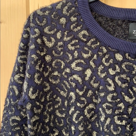 Zara Knit Navy and Gold Leopard Print Sweater - Picture 4 of 7